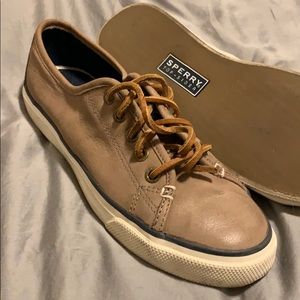 Leather tan Sperry sneakers size 7